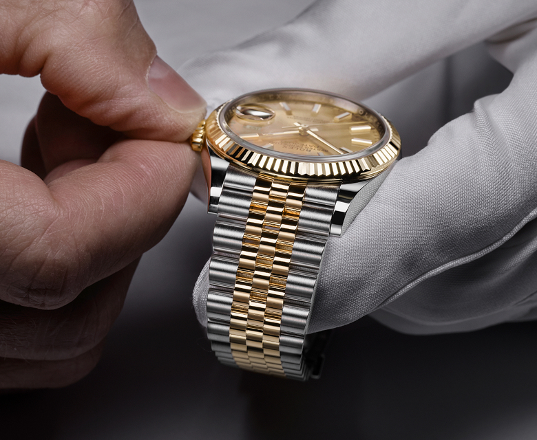 Rolex watch servicing at La Mine d'Or