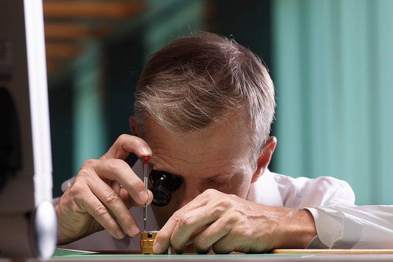 Rolex watch servicing prices at La Mine d'Or